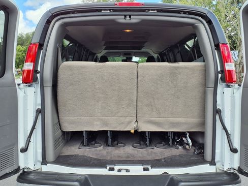 Used 2025 Chevrolet Express 3500 LT w/ LT Preferred Equipment Group RWD image 6