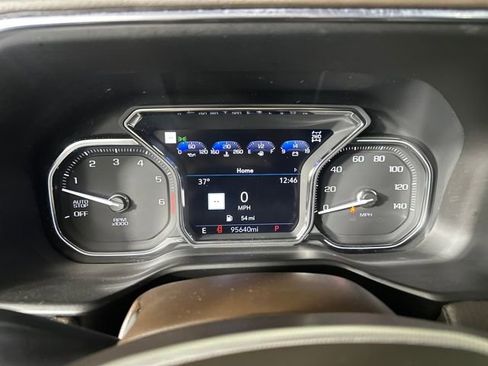 Used 2021 GMC Yukon XL Denali w/ Denali Premium Package image 17