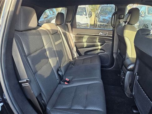 Certified 2020 Jeep Grand Cherokee Laredo w/ Security & Convenience Group image 16