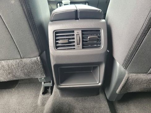 Used 2023 Nissan Rogue S FWD image 17