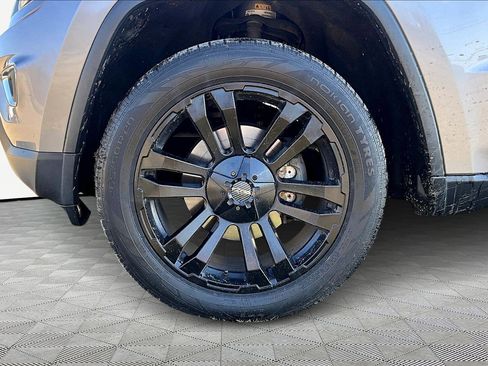 Used 2014 Jeep Grand Cherokee Limited image 34