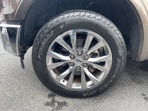 Used 2017 Ford F150 Lariat image 13