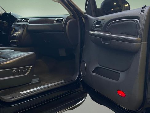 Used 2007 GMC Yukon Denali image 18