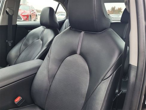 Used 2023 Toyota Camry XLE image 13