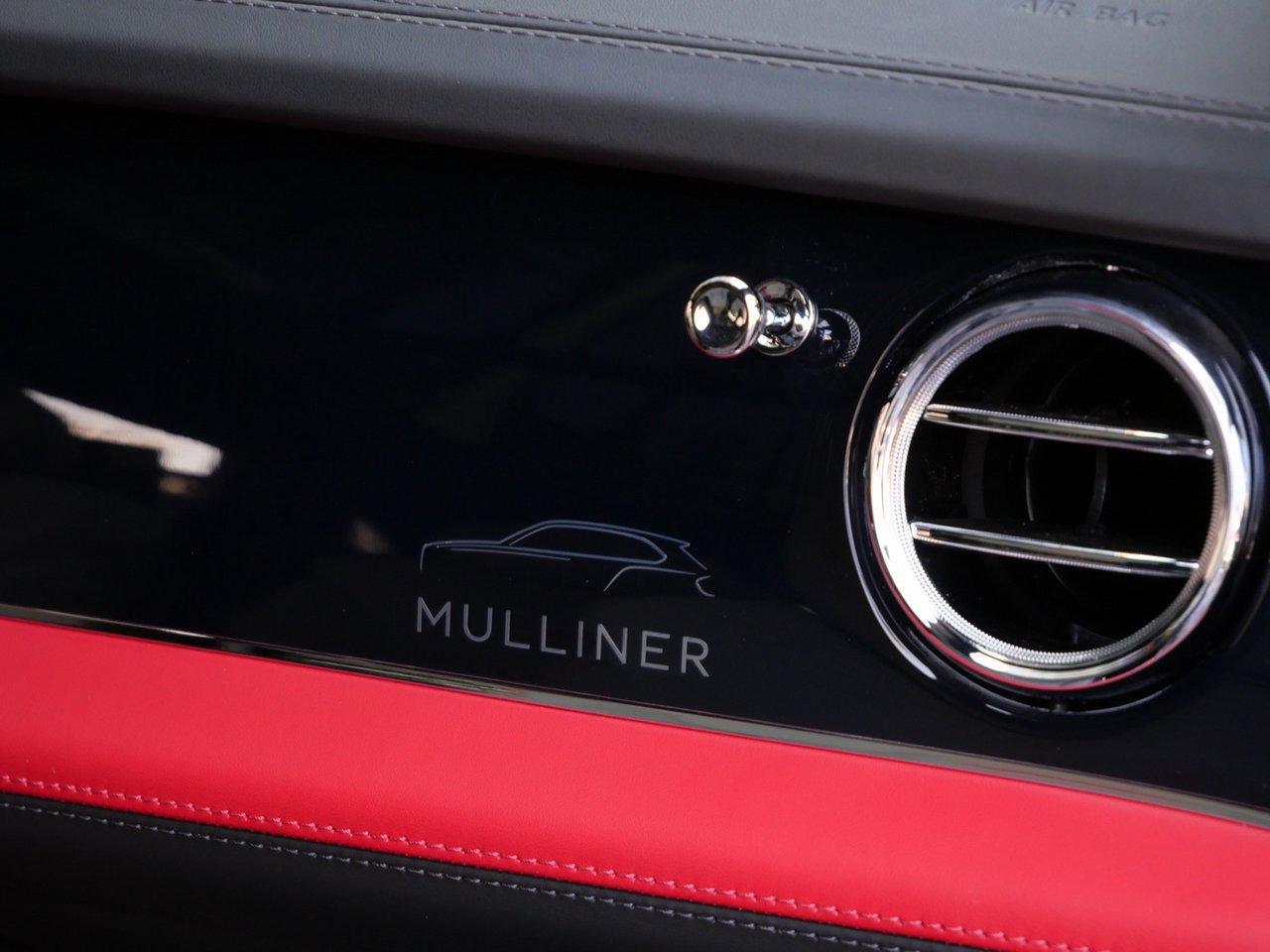 Used 2025 Bentley Bentayga Extended Wheelbase AWD/4WD image 30