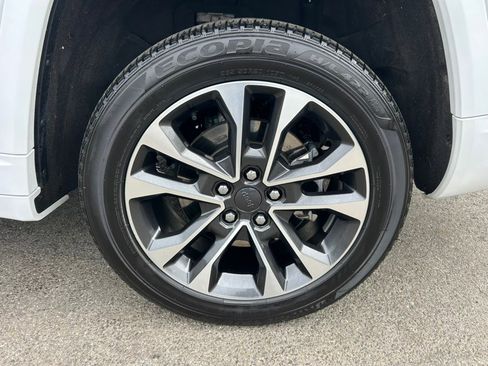 Used 2023 Jeep Grand Cherokee L Overland AWD/4WD image 11