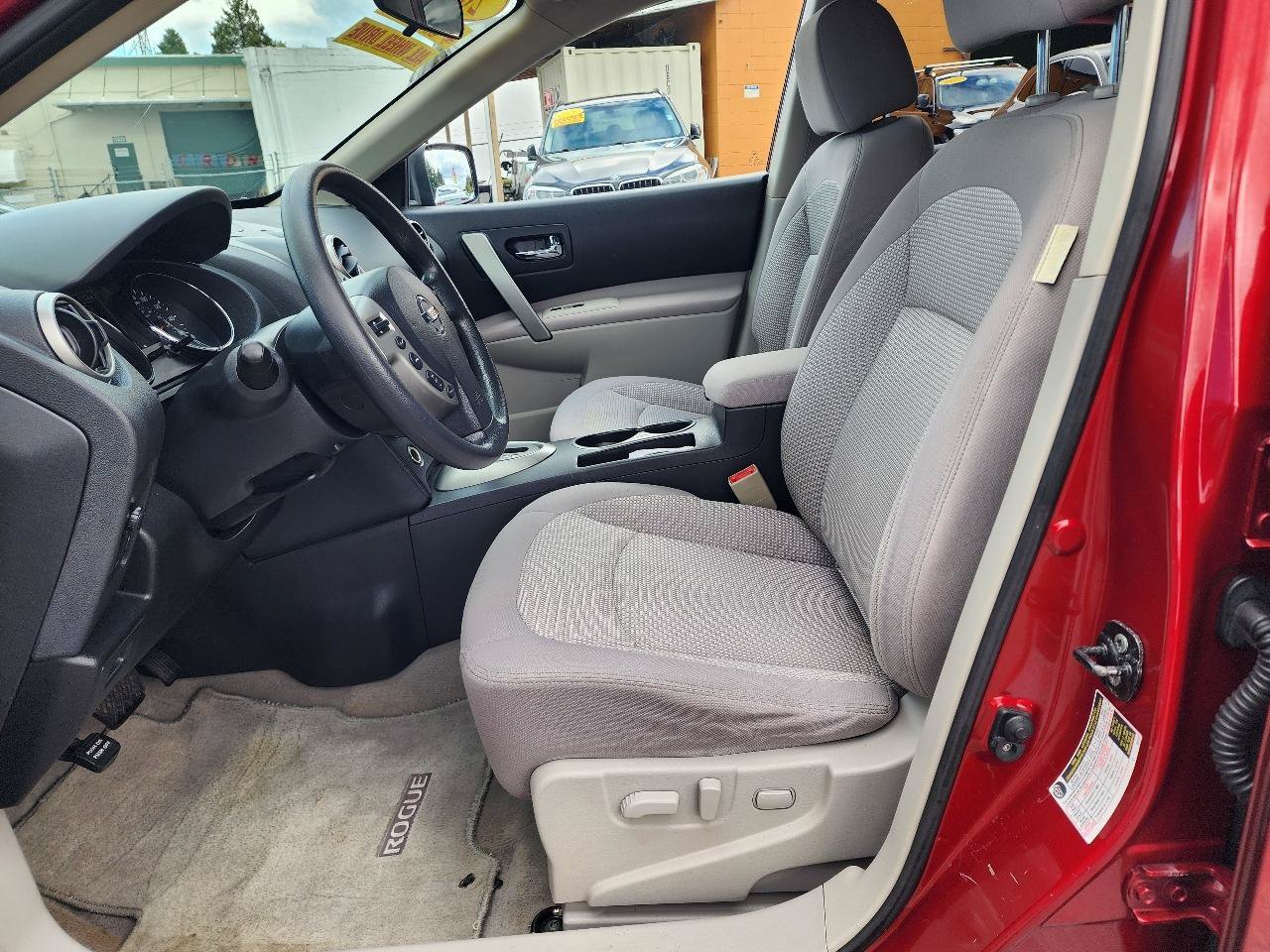 Used 2011 Nissan Rogue SV AWD/4WD image 12