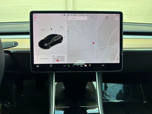 Used 2020 Tesla Model 3 Standard Range Plus RWD image 21