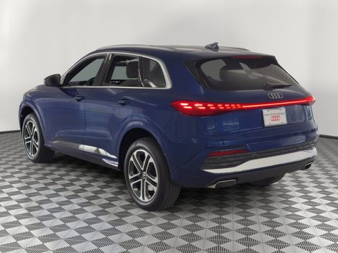 Certified 2025 Audi Q5 Premium w/ Premium Plus AWD/4WD image 3