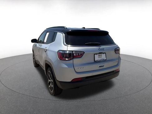 Used 2025 Jeep Compass Limited AWD/4WD image 11