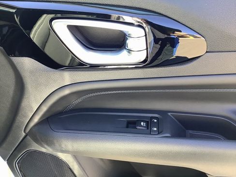 New 2026 Jeep Compass Limited image 38