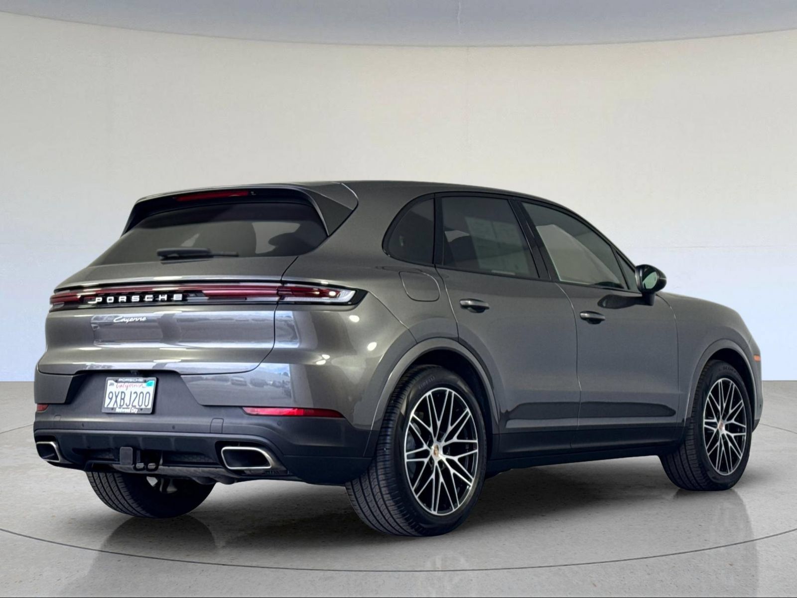 Certified 2026 Porsche Cayenne AWD/4WD image 8