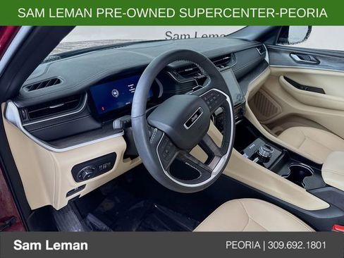 Used 2024 Jeep Grand Cherokee Limited image 9