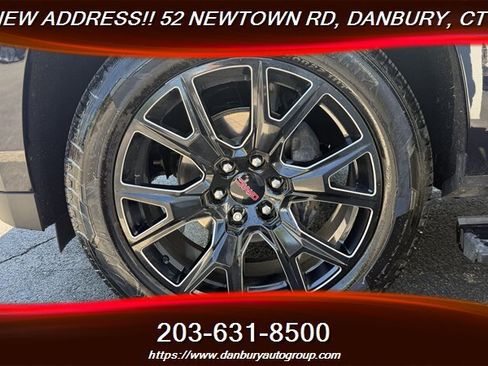 Used 2023 GMC Yukon XL Denali AWD/4WD image 23