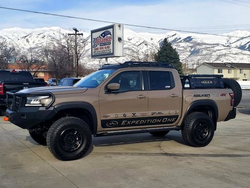 Used 2022 Nissan Frontier PRO-4X image 3