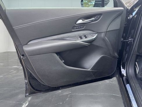 Used 2025 Cadillac XT4 Premium Luxury FWD image 12