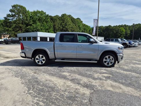 Used 2025 RAM 1500 Big Horn AWD/4WD image 2