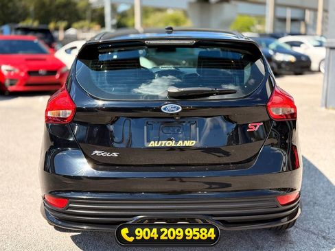 Used 2018 Ford Focus ST w/ Equipment Group 401A FWD image 6