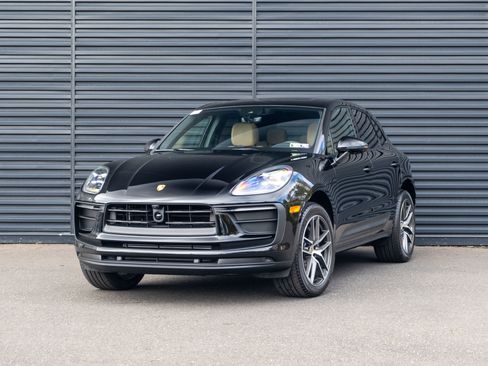 Used 2026 Porsche Macan image 1