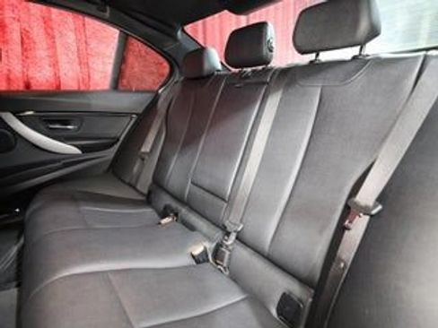 Used 2018 BMW 330i Sedan w/ M Sport Package RWD image 13