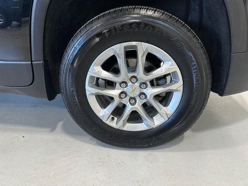 Used 2018 Chevrolet Traverse LT image 16