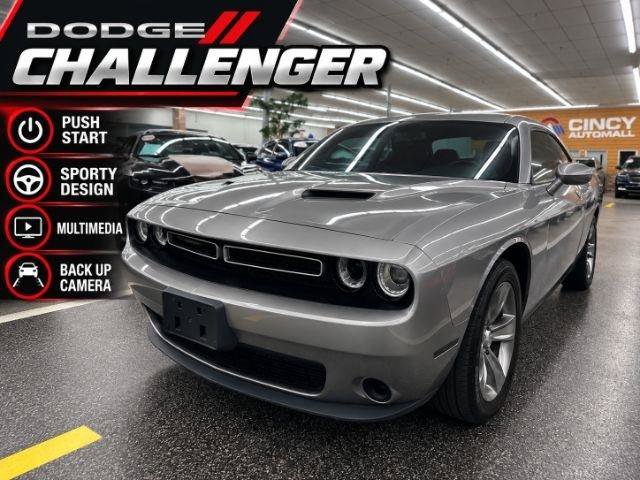 Used 2018 Dodge Challenger SXT RWD image 1