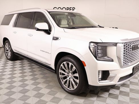 Used 2021 GMC Yukon XL Denali w/ Denali Ultimate Package image 1