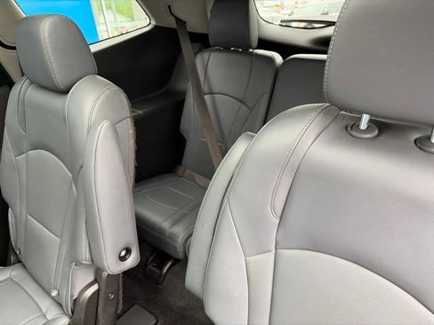 Used 2020 Buick Enclave Essence w/ Sound and Sites Package AWD/4WD image 9