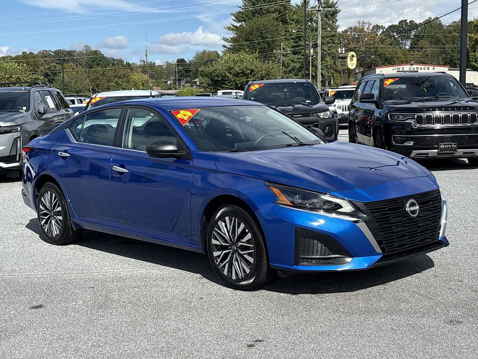 Used 2025 Nissan Altima 2.5 SV AWD/4WD image 4