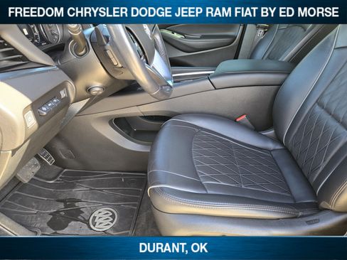 Used 2022 Buick Enclave Avenir w/ Avenir Technology Package AWD/4WD image 8