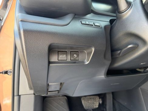 Certified 2025 Toyota Crown Signia AWD/4WD image 12