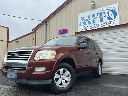 Used 2010 Ford Explorer XLT image 9