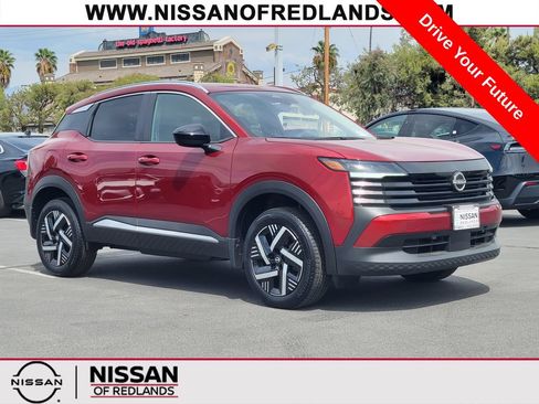 Used 2026 Nissan Kicks SV w/ SV Premium Package FWD image 1