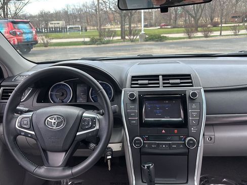 Used 2015 Toyota Camry XLE image 13