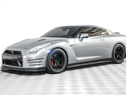 Used 2015 Nissan GT-R Black Edition AWD/4WD image 20