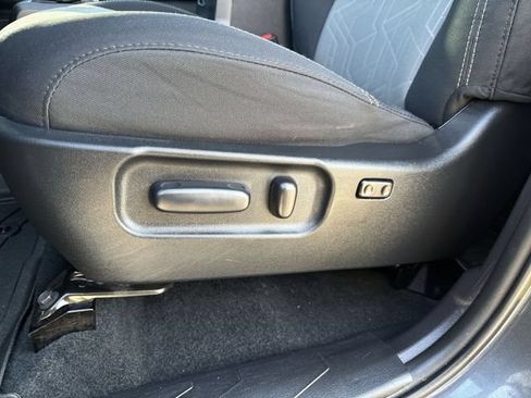 Used 2021 Toyota Tacoma TRD Sport w/ Technology Package AWD/4WD image 18