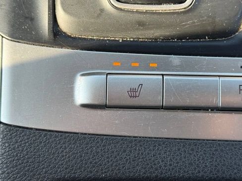 Used 2022 Kia Carnival LX FWD image 30