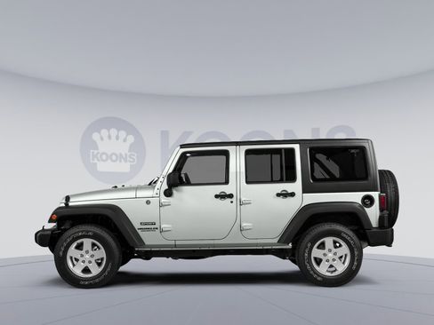 Used 2016 Jeep Wrangler Unlimited Sahara image 4