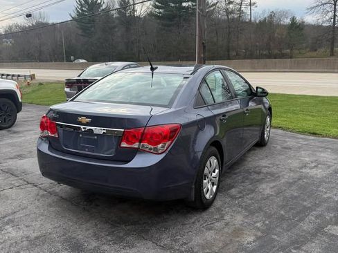 Used 2013 Chevrolet Cruze LS image 5