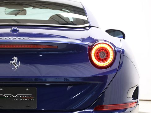 Used 2017 Ferrari California T image 71