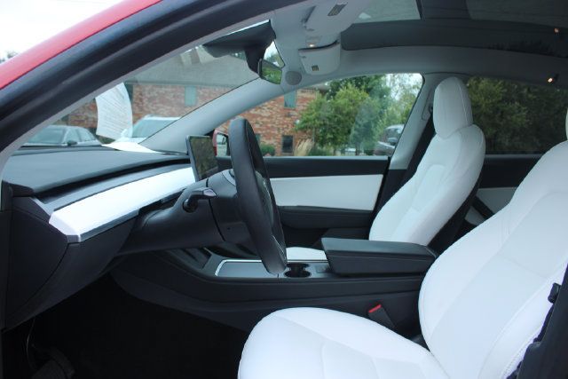 Used 2021 Tesla Model Y Long Range AWD/4WD image 12