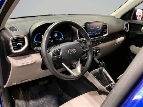 Used 2023 Hyundai Venue SEL FWD image 14