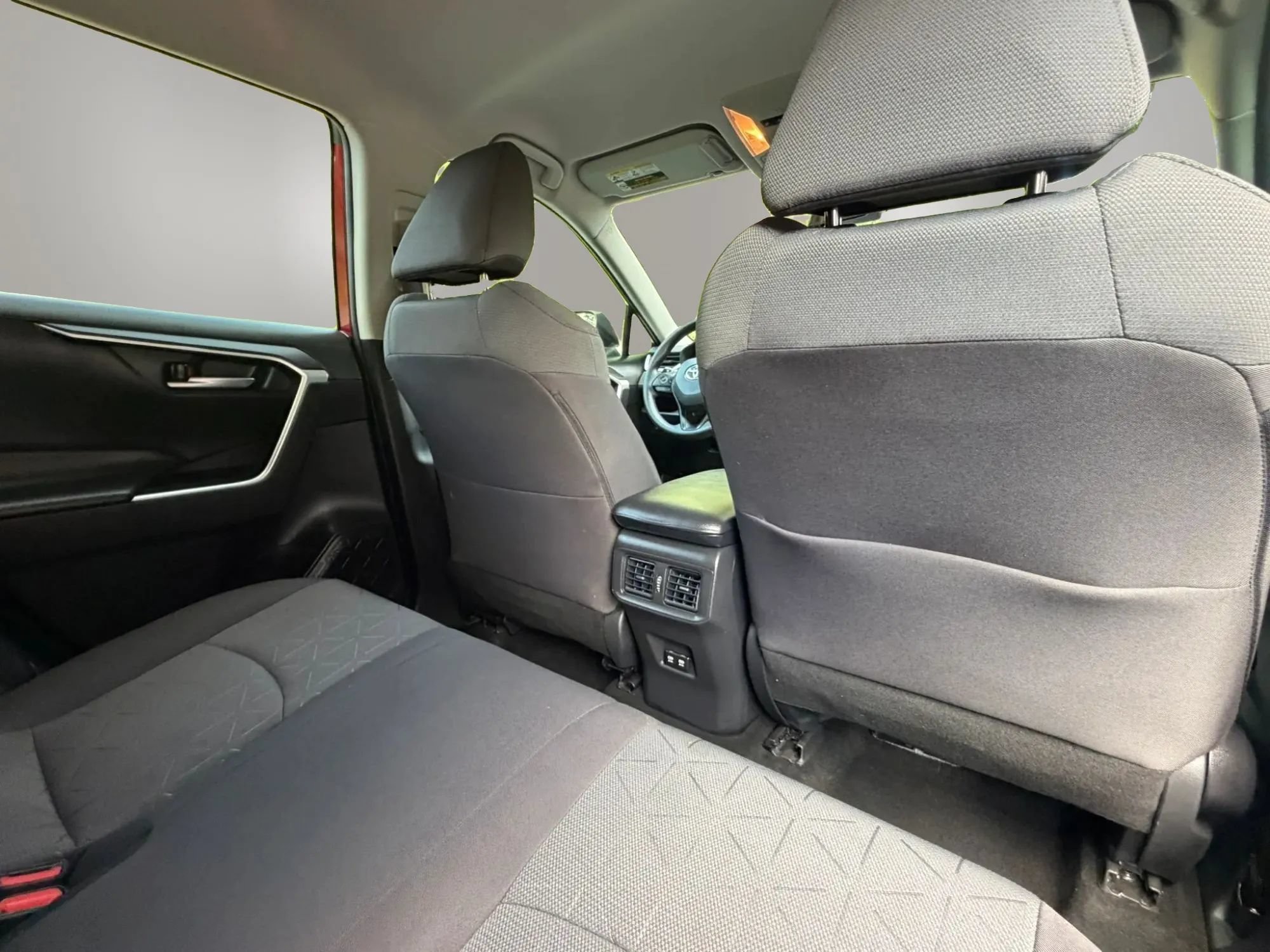 Used 2020 Toyota RAV4 XLE FWD image 22