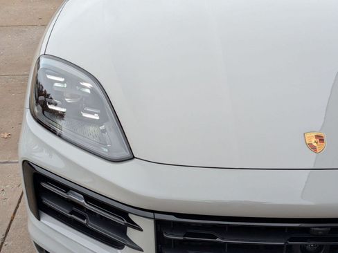 Certified 2026 Porsche Cayenne AWD/4WD image 12