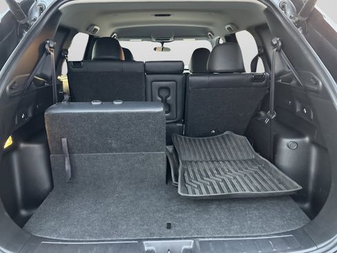 Used 2024 Mitsubishi Outlander SE image 25