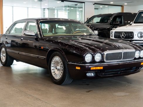 Used 1996 Jaguar XJ Vanden Plas RWD image 3