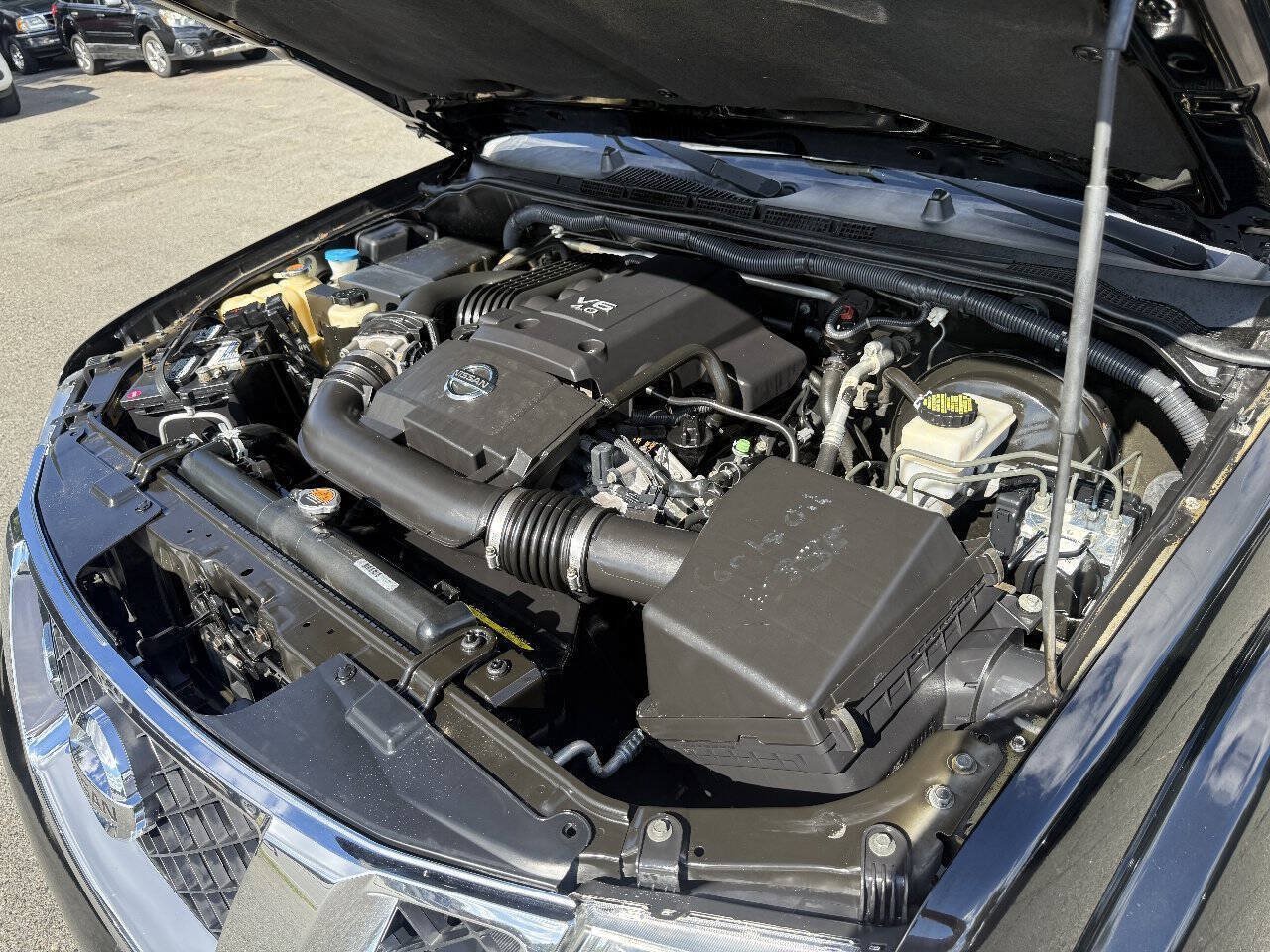 Used 2012 Nissan Pathfinder SV AWD/4WD image 29