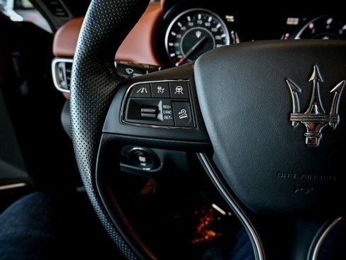 Used 2022 Maserati Levante GT image 32