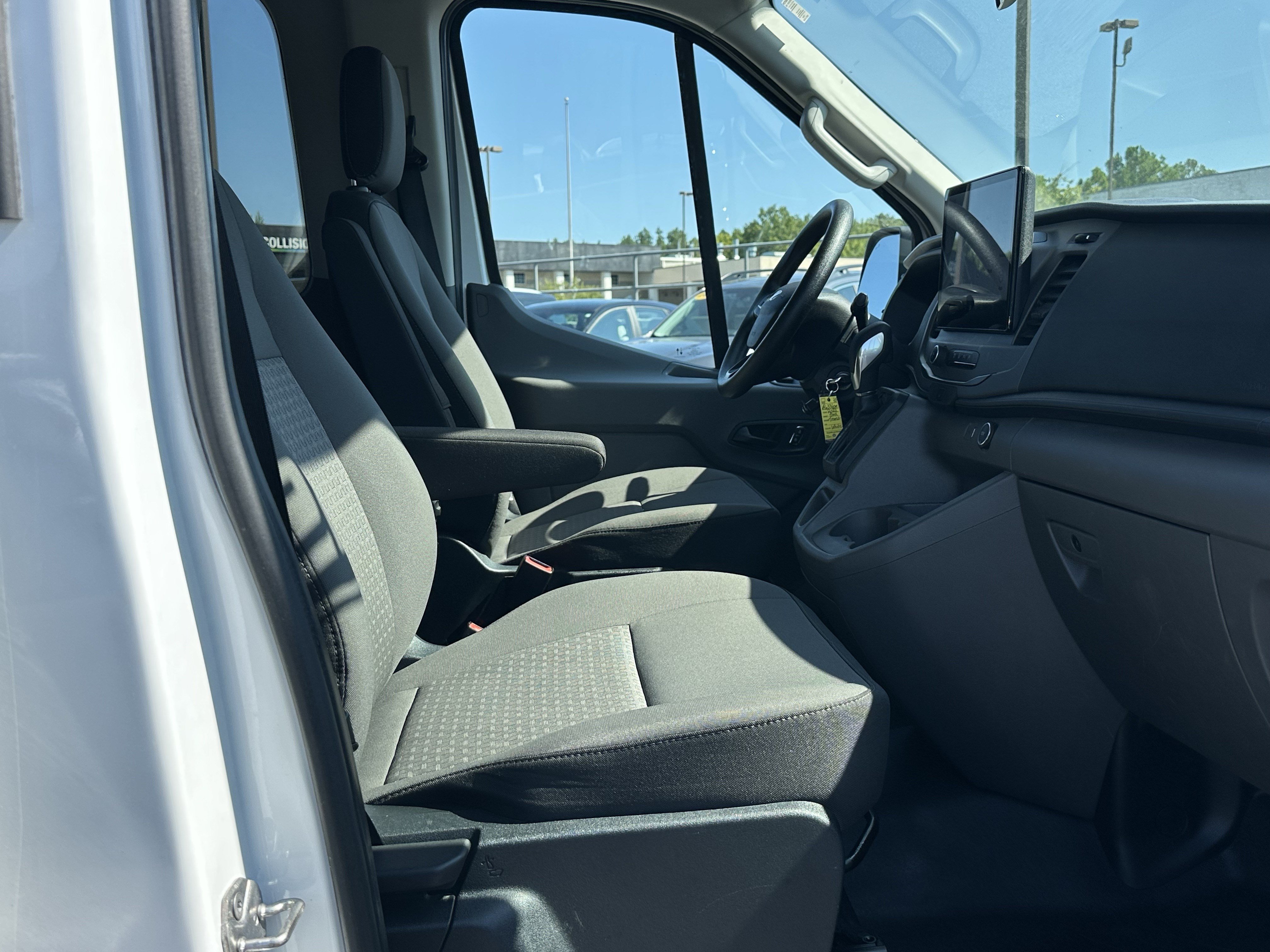 Used 2022 Ford Transit 350 XLT RWD image 14