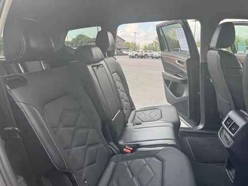 Used 2024 Volkswagen Atlas SE AWD/4WD image 34